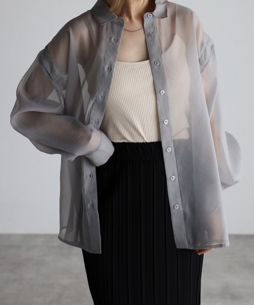 Yucca（ユッカ）の「シアー２WAYブラウス（シャツ/ブラウス・レディース・ホワイト/ダークブラウン/ブラック/グレー・MEDIUM）」の3枚目の写真