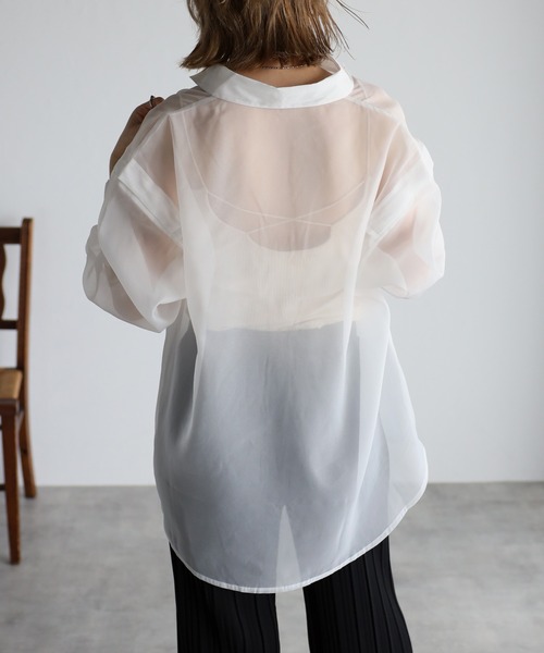 Yucca（ユッカ）の「シアー２WAYブラウス（シャツ/ブラウス・レディース・ホワイト/ダークブラウン/ブラック/グレー・MEDIUM）」の7枚目の写真
