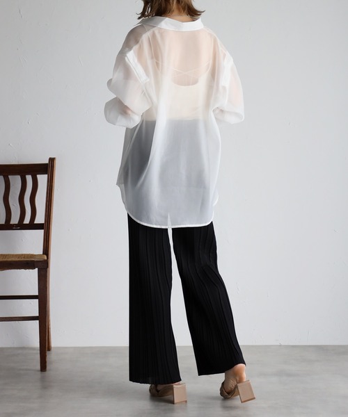 Yucca（ユッカ）の「シアー２WAYブラウス（シャツ/ブラウス・レディース・ホワイト/ダークブラウン/ブラック/グレー・MEDIUM）」の10枚目の写真