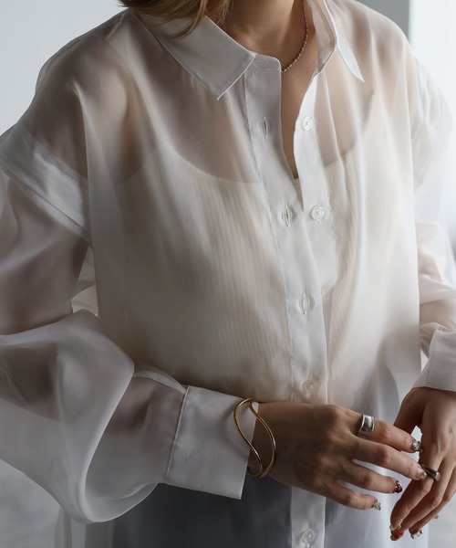 Yucca（ユッカ）の「シアー２WAYブラウス（シャツ/ブラウス・レディース・ホワイト/ダークブラウン/ブラック/グレー・MEDIUM）」の11枚目の写真