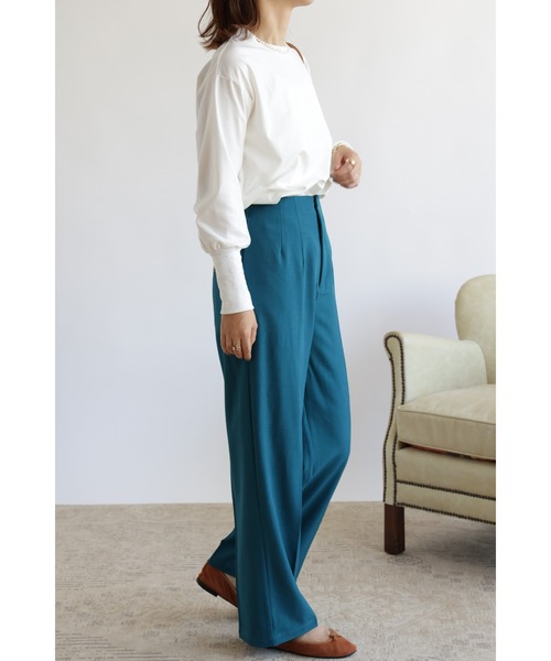 &. NOSTALGIA（アンドドットノスタルジア）の「【ZOZO限定】ロングカフスパフスリーブカットソー（Tシャツ/カットソー・レディース・ブラック/オフホワイト・FREE）」の3枚目の写真