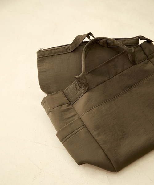 SALON adam et rope'（サロン アダム エ ロペ）の「【WEB限定】[ユニセックスで使える・セットアイテム]ナイロンマルチウェイトート+保冷バッグセット（トートバッグ・レディース・ブラック/カーキ/ピンク・FREE）」の13枚目の写真