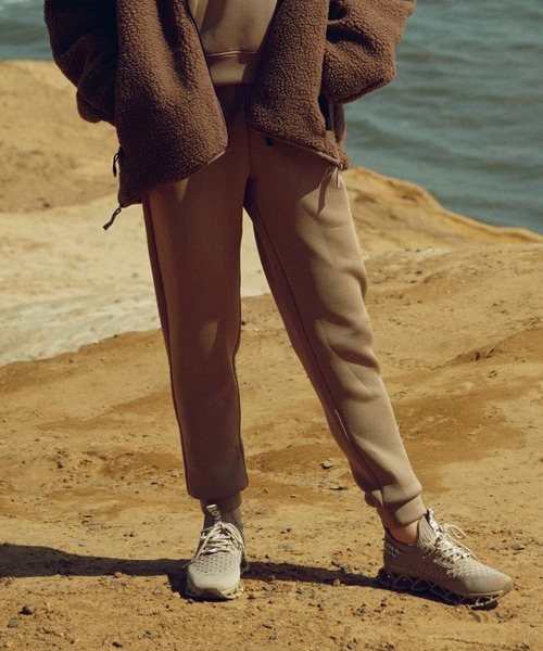 HEREIAM（ヘレイアム）の「【HEREIAM】メロウダンボールJOGパンツ（スウェットパンツ・レディース・ベージュ/ネイビー・SMALL/MEDIUM）」の2枚目の写真