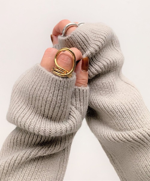 Q（キュー）の「アームウォーマー（アームカバー・レディース・チャコールグレー/グレイッシュベージュ・MEDIUM）」の7枚目の写真