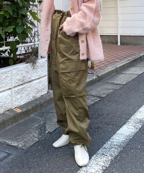 w closet(ダブルクローゼット)の「コットンカーゴパンツ(カーゴパンツ・レディース・カーキ/キナリ/ブラック・FREE)」の16枚目の写真