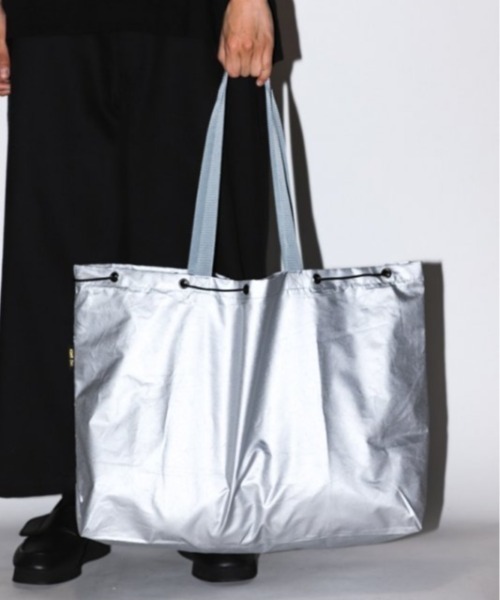 LOCALINA(ロカリナ)の「IMOCK Drawstring toteM(トートバッグ・メンズ・シルバー・FREE)」の9枚目の写真