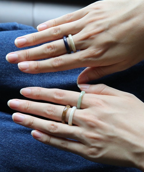 colleca la（コレカラ）の「カラフル樹脂リングセット（リング・レディース・その他1/その他2・ONE SIZE）」の2枚目の写真