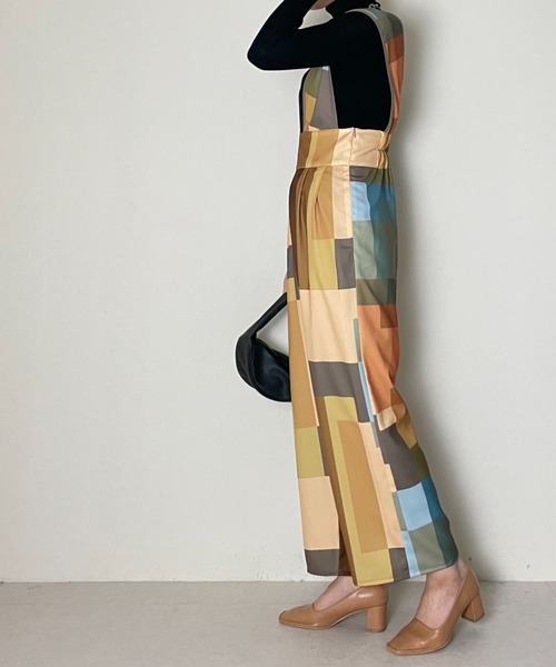 DOLLUPOOPS（ドールアップウップス）の「カラーブロッキングプリントロンパース（サロペット/オーバーオール・レディース・ベージュ/カーキ・38）」の11枚目の写真