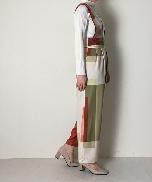 DOLLUPOOPS（ドールアップウップス）の「カラーブロッキングプリントロンパース（サロペット/オーバーオール・レディース・ベージュ/カーキ・38）」の3枚目の写真