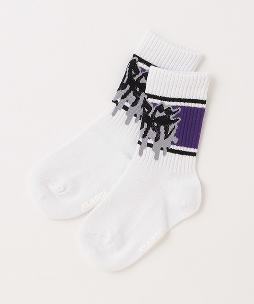 XLARGE KIDS(エクストララージキッズ)の「スプレーロゴラインソックス【日本製】(ソックス/靴下・キッズ・グリーン/ブルー/パープル・19-21cm/17-19cm/15-17cm/13-15cm)」の1枚目の写真