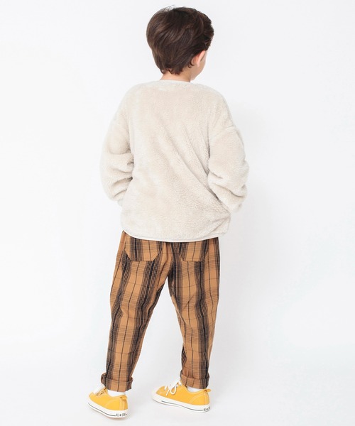 BRANSHES（ブランシェス）の「【あったか】ボア×デニムポケットトレーナー（スウェット・キッズ・ブラック/アイボリー・100/150/160/130/110/140/120）」の6枚目の写真