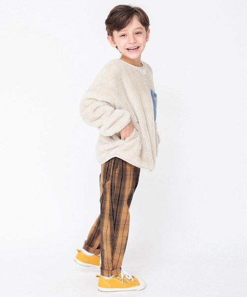 BRANSHES（ブランシェス）の「【あったか】ボア×デニムポケットトレーナー（スウェット・キッズ・ブラック/アイボリー・100/150/160/130/110/140/120）」の4枚目の写真
