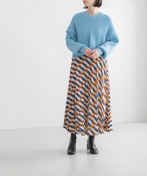 yuw（ユウ）の「リブクロップドブイネックプルオーバー　178544（ニット/セーター・レディース・ブルー/ブラック・FREE）」の9枚目の写真