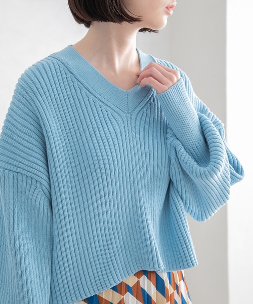 yuw（ユウ）の「リブクロップドブイネックプルオーバー　178544（ニット/セーター・レディース・ブルー/ブラック・FREE）」の16枚目の写真