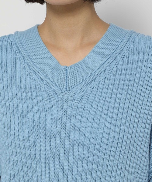 yuw（ユウ）の「リブクロップドブイネックプルオーバー　178544（ニット/セーター・レディース・ブルー/ブラック・FREE）」の20枚目の写真