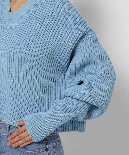 yuw（ユウ）の「リブクロップドブイネックプルオーバー　178544（ニット/セーター・レディース・ブルー/ブラック・FREE）」の21枚目の写真