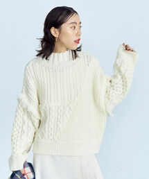 柄編みフリンジハイネックニット