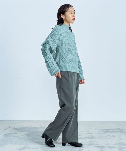 fredy emue(フレディエミュ)の「柄編みフリンジハイネックニット(ニット/セーター・レディース・チャコールグレー/オフホワイト/オリーブ/ブルーグリーン・38)」の5枚目の写真