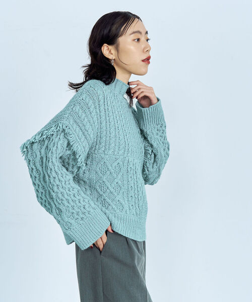 fredy emue(フレディエミュ)の「柄編みフリンジハイネックニット(ニット/セーター・レディース・チャコールグレー/オフホワイト/オリーブ/ブルーグリーン・38)」の10枚目の写真