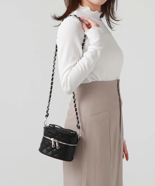 archives(アルシーヴ)の「キルティングバニティ(ショルダーバッグ・レディース・グリーン/アイボリー/ブラック・FREE)」の3枚目の写真