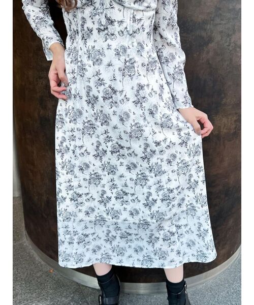 EATME（イートミー）の「トワルドジュイプリントマキシワンピース（ワンピース・レディース・ブラック/オフホワイト/グレー・SMALL/MEDIUM）」の9枚目の写真