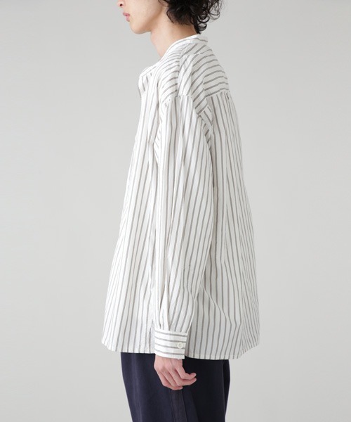 MHL.（エムエイチエル）の「OUTLINE COTTON STRIPE（シャツ/ブラウス・メンズ・ホワイト系その他3・LARGE/MEDIUM/SMALL）」の5枚目の写真