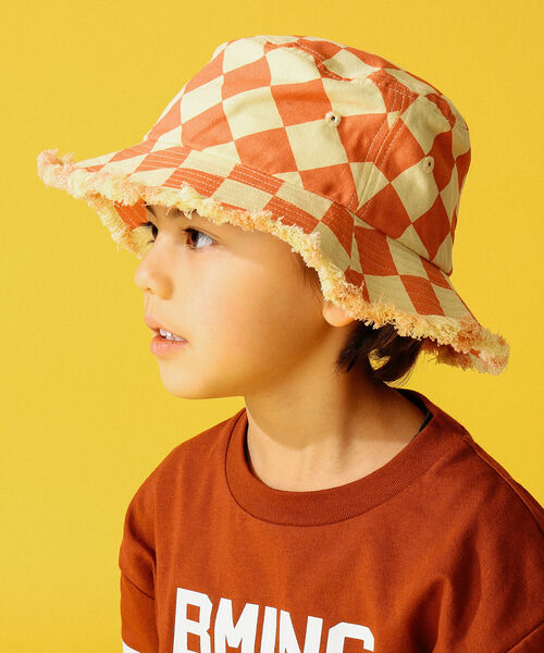 B:MING by BEAMS（ビーミングバイビームス）の「B:MING by BEAMS / ダイヤ柄 バケットハット（ハット・キッズ・ネイビー/オレンジ・ONE SIZE）」の3枚目の写真