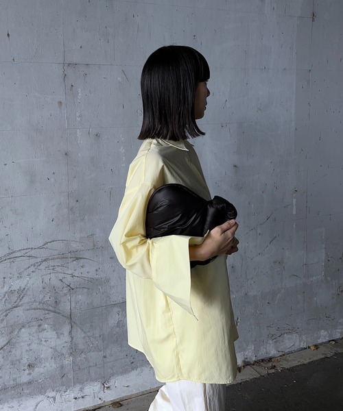 y/m by RIKA（イムバイリカ）の「オーバーサイズシャツ（シャツ/ブラウス・レディース・イエロー/オフホワイト/ブルー・FREE）」の16枚目の写真