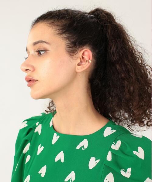 To b. by agnes b.（トゥービーバイアニエスベー）の「WT91 EAR CUFF ハートイヤーカフ（イヤリング・レディース・ゴールド・FREE）」の2枚目の写真