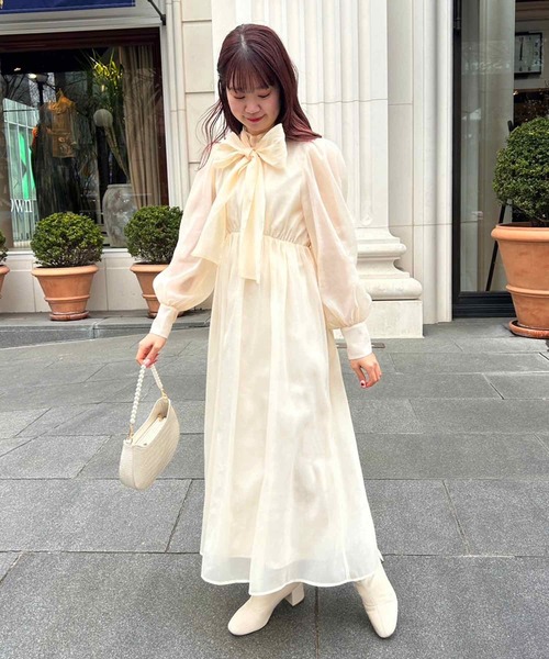 one after another NICE CLAUP(ワンアフターアナザーナイスクラップ)の「【スタッフ考案】ボウタイロングワンピース(ワンピース・レディース・アイボリー/ピンク/モカ・FREE)」の4枚目の写真