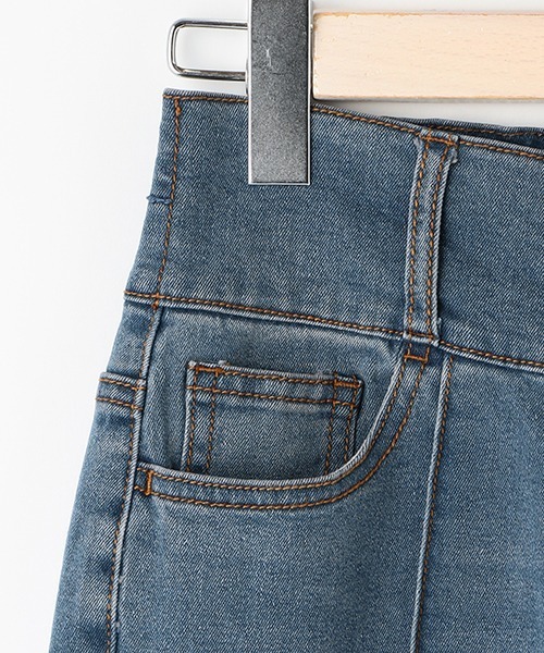 LOVETOXIC（ラブトキシック）の「デニムフレアパンツ（その他パンツ・キッズ・ブルー・S/M/L）」の2枚目の写真