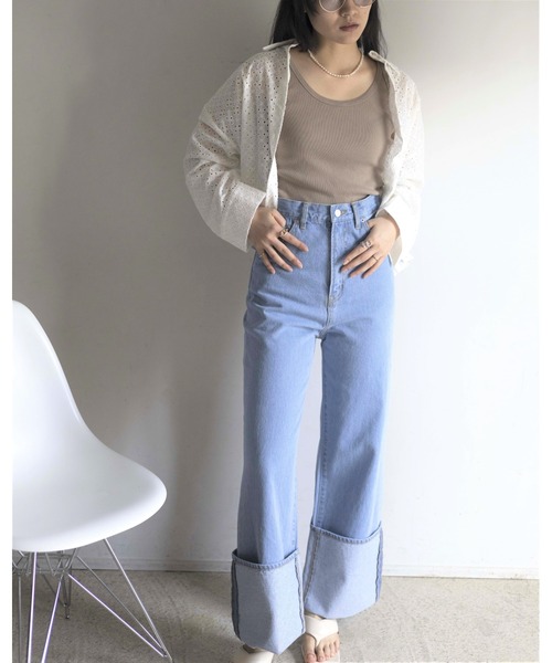 Yucca(ユッカ)の「ロールアップデニムパンツ(デニムパンツ・レディース・サックスブルー/ネイビー・SMALL/MEDIUM)」の1枚目の写真