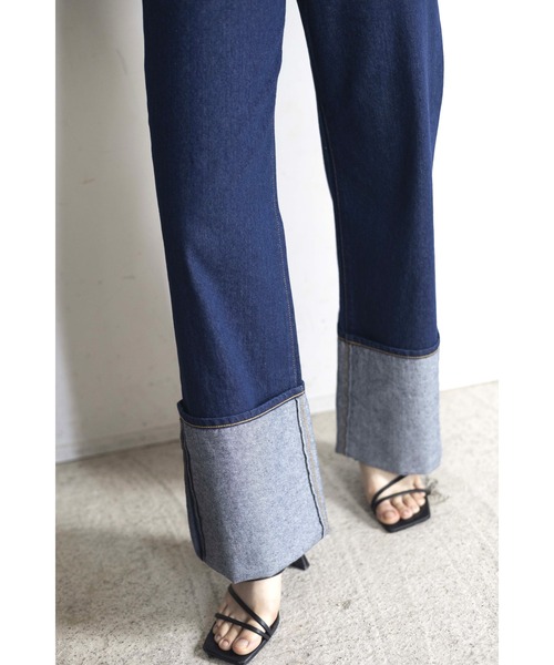 Yucca(ユッカ)の「ロールアップデニムパンツ(デニムパンツ・レディース・サックスブルー/ネイビー・SMALL/MEDIUM)」の6枚目の写真