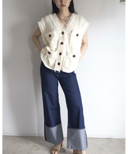 Yucca(ユッカ)の「ロールアップデニムパンツ(デニムパンツ・レディース・サックスブルー/ネイビー・SMALL/MEDIUM)」の4枚目の写真
