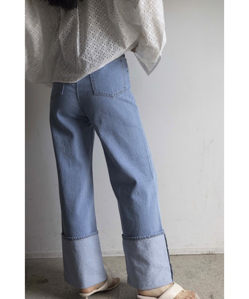 Yucca(ユッカ)の「ロールアップデニムパンツ(デニムパンツ・レディース・サックスブルー/ネイビー・SMALL/MEDIUM)」の14枚目の写真