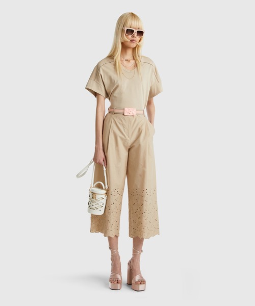 BENETTON (UNITED COLORS OF BENETTON)（ベネトンユナイテッドカラーズオブベネトン）の「フレアスリーブ前後Vネック半袖Tシャツ・カットソー（Tシャツ/カットソー・レディース・ブルー/ベージュ/ホワイト・MEDIUM/SMALL/LARGE/X-SMALL）」の6枚目の写真