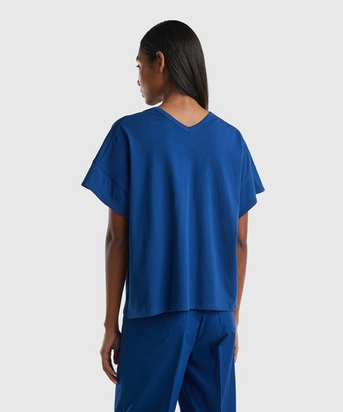 BENETTON (UNITED COLORS OF BENETTON)（ベネトンユナイテッドカラーズオブベネトン）の「フレアスリーブ前後Vネック半袖Tシャツ・カットソー（Tシャツ/カットソー・レディース・ブルー/ベージュ/ホワイト・MEDIUM/SMALL/LARGE/X-SMALL）」の9枚目の写真