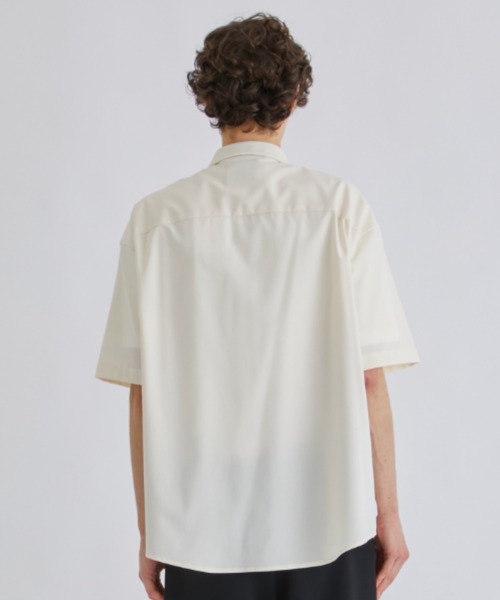 STUDIOUS（ステュディオス）の「【WEB限定】WORSTEX SHORT SLEEVE SHIRT/リラックスフィット ハーフスリーブシャツ（シャツ/ブラウス・メンズ・オフホワイト/ブラック/グレイッシュベージュ/ライトブルー/ダークグレー・1/2/3）」の11枚目の写真