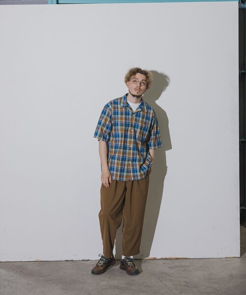 BEAMS(ビームス)の「BEAMS / ルーズフィット チェック オープンカラーシャツ(シャツ/ブラウス・メンズ・ブルー/ブラウン/オレンジ・M/L/XL/S)」の4枚目の写真
