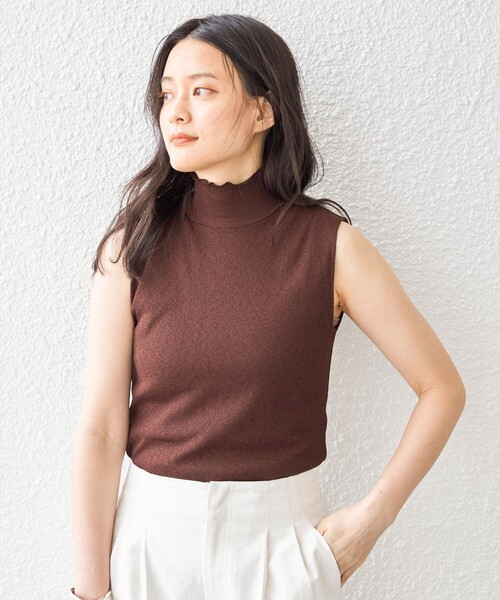 SHIPS(シップス)の「〈手洗い可能〉ドライ テレコ ハイネック ノースリーブ(タンクトップ・レディース・オフホワイト/ブラウン/ネイビー/ライトグリーン・ONE SIZE)」の19枚目の写真