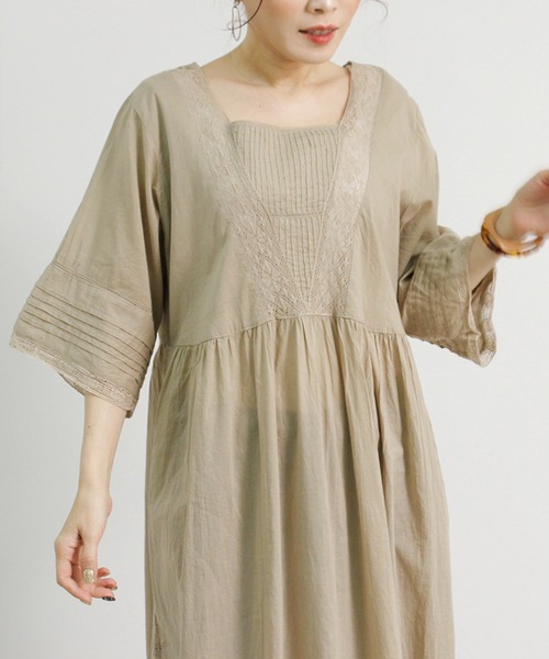 Fizz(フィズ)の「【Fizz/フィズ】 コットンボイル Vネックレース使いワンピース(ワンピース・レディース・ライトカーキ/オフホワイト/ブラック/グレイッシュベージュ・M)」の11枚目の写真