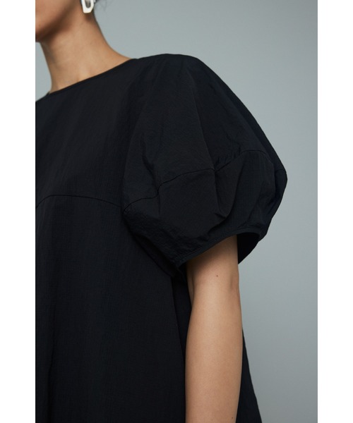 HeRIN.CYE(ヘリンドットサイ)の「Volume sleeve dress (ボリューム スリーブ ドレス)(ワンピース・レディース・ブラック/オフホワイト・FREE)」の6枚目の写真
