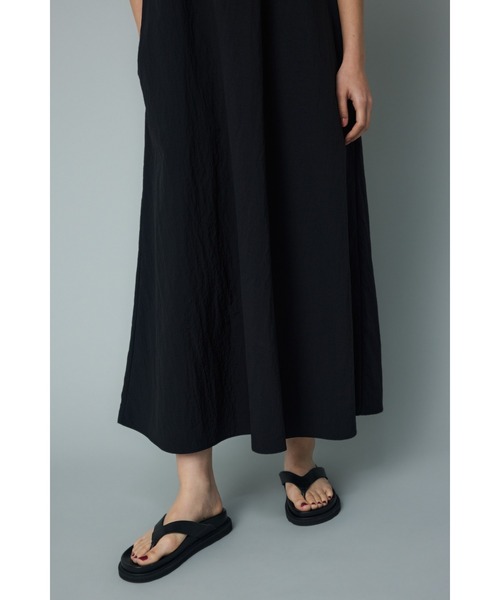 HeRIN.CYE(ヘリンドットサイ)の「Volume sleeve dress (ボリューム スリーブ ドレス)(ワンピース・レディース・ブラック/オフホワイト・FREE)」の9枚目の写真