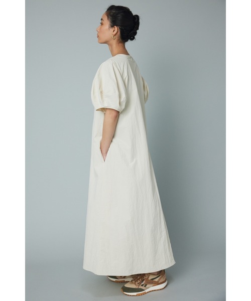 HeRIN.CYE(ヘリンドットサイ)の「Volume sleeve dress (ボリューム スリーブ ドレス)(ワンピース・レディース・ブラック/オフホワイト・FREE)」の10枚目の写真