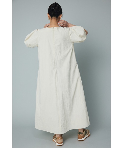 HeRIN.CYE(ヘリンドットサイ)の「Volume sleeve dress (ボリューム スリーブ ドレス)(ワンピース・レディース・ブラック/オフホワイト・FREE)」の11枚目の写真