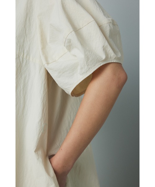 HeRIN.CYE(ヘリンドットサイ)の「Volume sleeve dress (ボリューム スリーブ ドレス)(ワンピース・レディース・ブラック/オフホワイト・FREE)」の15枚目の写真
