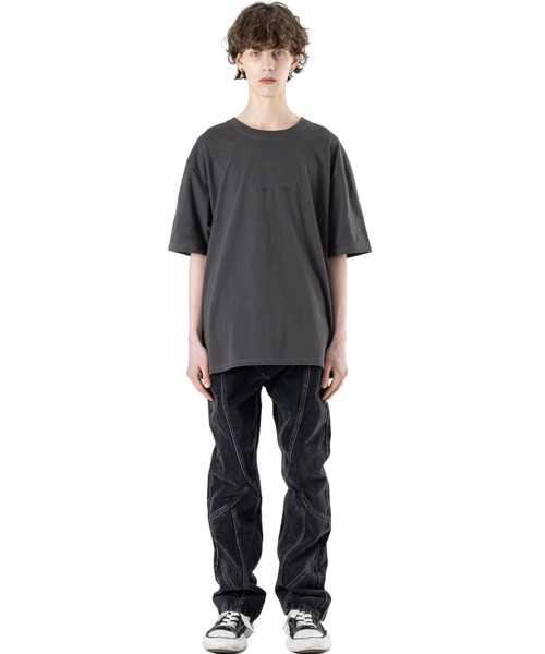 MASSNOUN(マスノウン)の「A'GEM/9 × .kom『MASSNOUN/マスノウン』TOMBSTONES SOFA/トゥームストーンズ ソファ 半袖カットソー(Tシャツ/カットソー・メンズ・ホワイト/チャコールグレー/ブラック・L)」の20枚目の写真