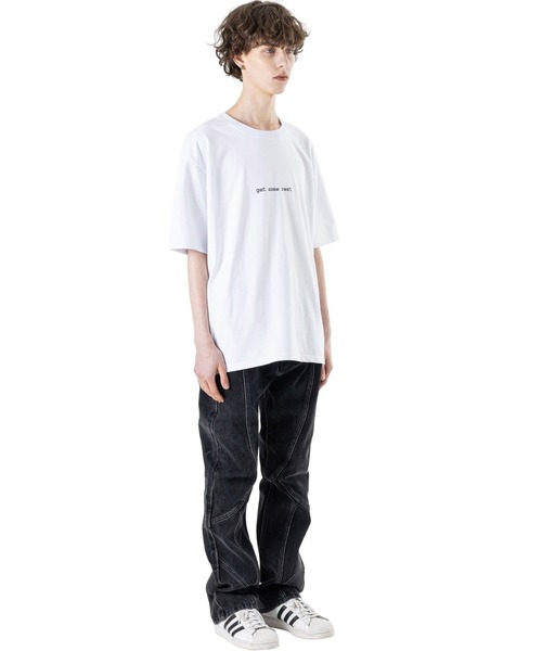 MASSNOUN(マスノウン)の「A'GEM/9 × .kom『MASSNOUN/マスノウン』TOMBSTONES SOFA/トゥームストーンズ ソファ 半袖カットソー(Tシャツ/カットソー・メンズ・ホワイト/チャコールグレー/ブラック・L)」の8枚目の写真