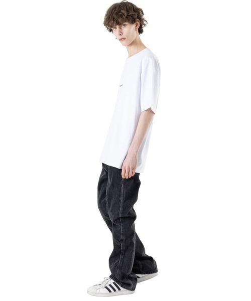 MASSNOUN(マスノウン)の「A'GEM/9 × .kom『MASSNOUN/マスノウン』TOMBSTONES SOFA/トゥームストーンズ ソファ 半袖カットソー(Tシャツ/カットソー・メンズ・ホワイト/チャコールグレー/ブラック・L)」の10枚目の写真