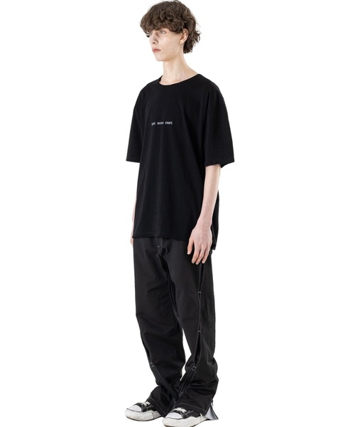 MASSNOUN(マスノウン)の「A'GEM/9 × .kom『MASSNOUN/マスノウン』TOMBSTONES SOFA/トゥームストーンズ ソファ 半袖カットソー(Tシャツ/カットソー・メンズ・ホワイト/チャコールグレー/ブラック・L)」の16枚目の写真